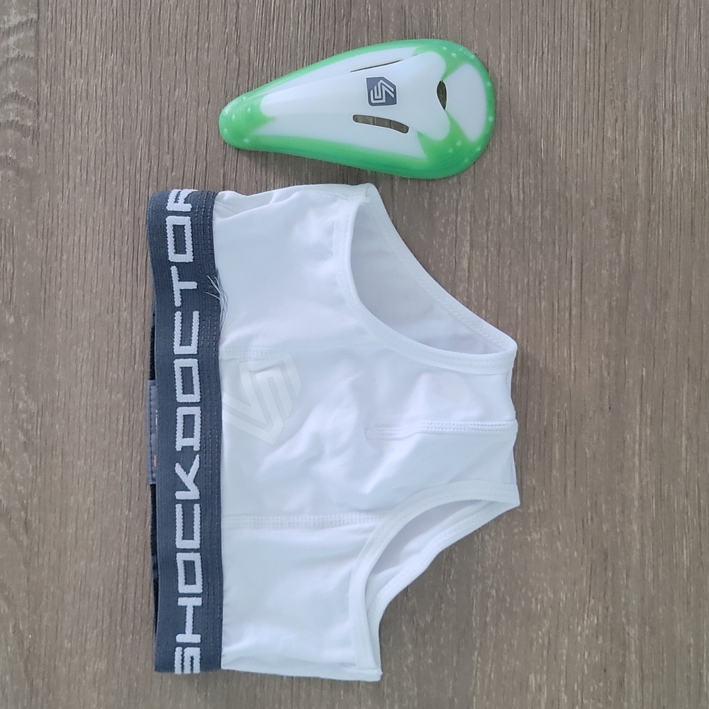 Briefs with cup